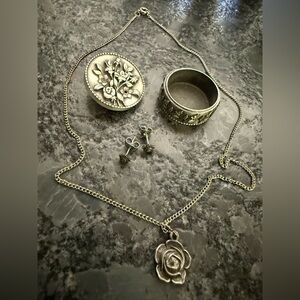 Vintage Ms Dee Trinket Box set